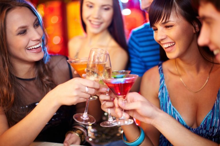 Me te vertete eshte aq i demshem sa thuhet alkooli?