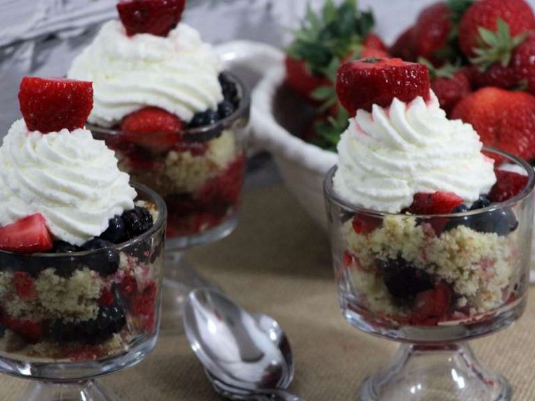 Tiramisu me manaferra te egra. Receta Gatimi