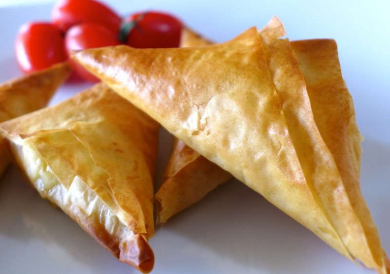 Byreke te vegjel me djathe dhe gjize. Receta gatimi