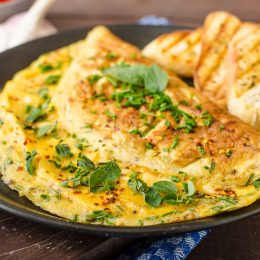 Meqe Omeleta eshte bere e famshme keto kohe, kemi edhe ne sugjerime sesi ta pergatisni sa me te shijshme vete