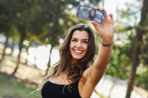 "Selfie" keshilla sesi te arrini foton perfekte. Tendence