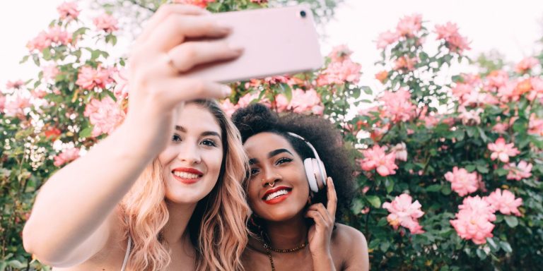 "Selfie" keshilla sesi te arrini foton perfekte. Tendence